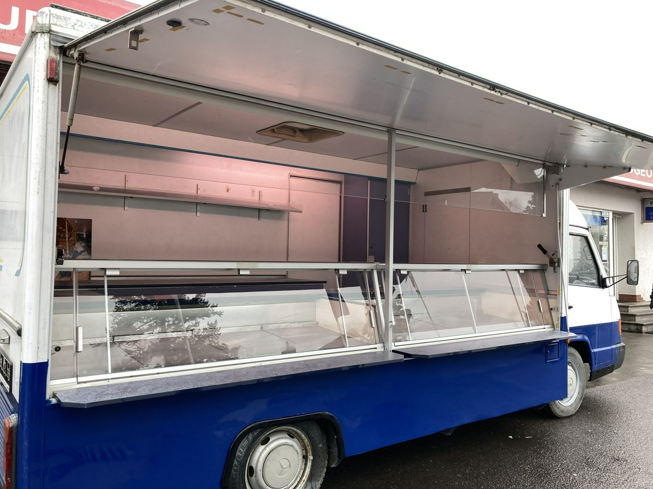 Mercedes MB 100 Autosklep wędli Ryb Sklep Gastronomiczny Food Truck Foodtruck Borco