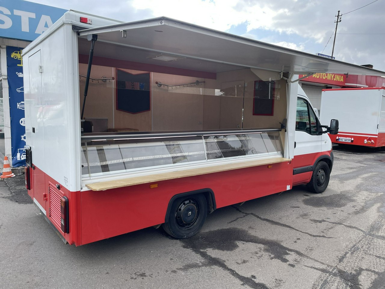 Renault Master Master Autosklep Wędli Gastronomiczny Food Truck Foodtruck sklep Borco