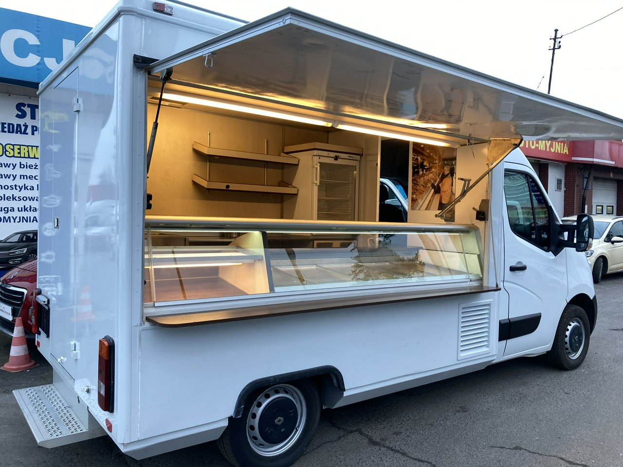 Renault Master Master Autosklep Sklep Gastronomiczny Food Truck Foodtruck Borco 2013