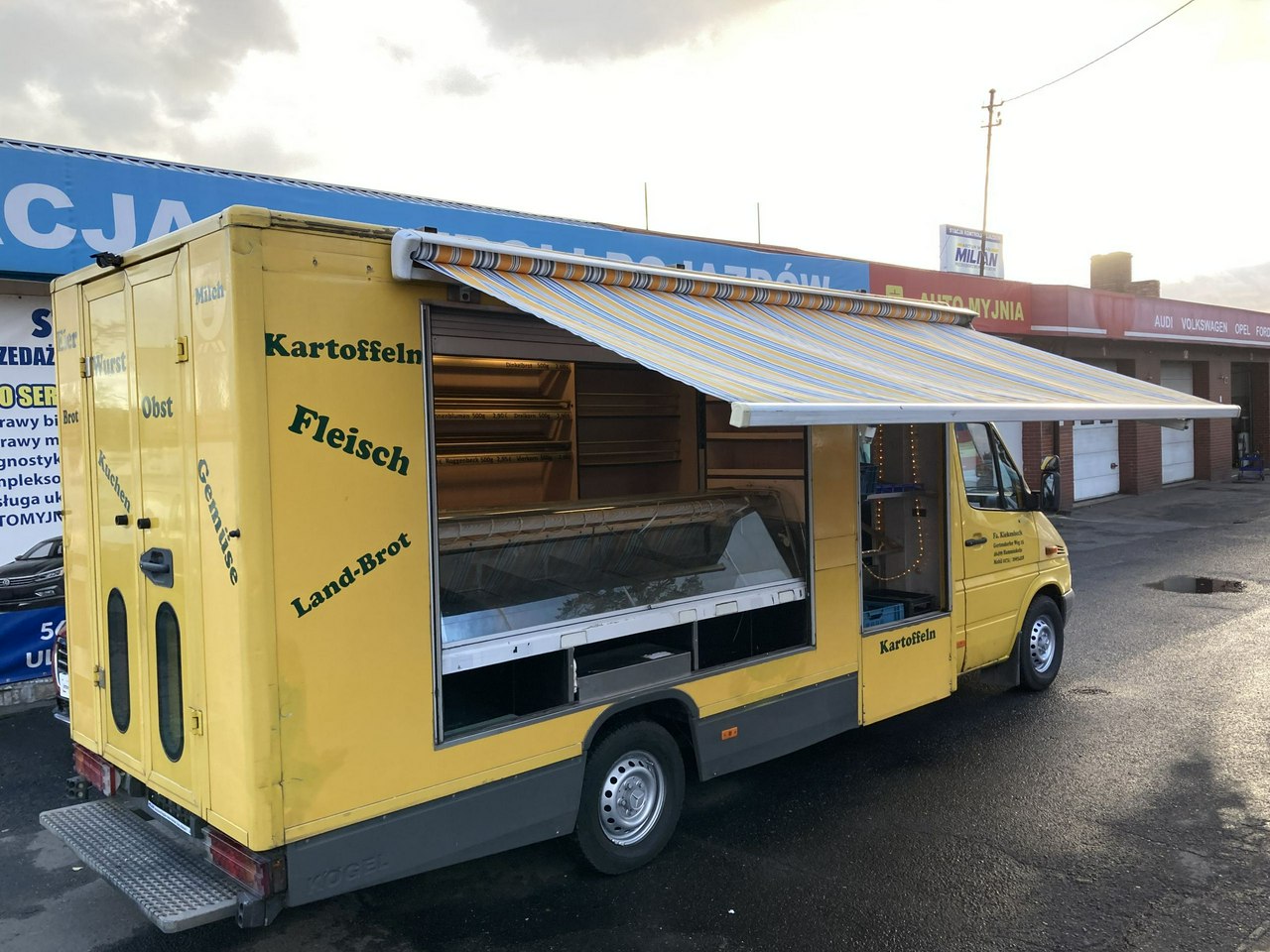 Mercedes Sprinter Sprinter Autosklep wędlin Gastronomiczny Food Truck Foodtruck sklep