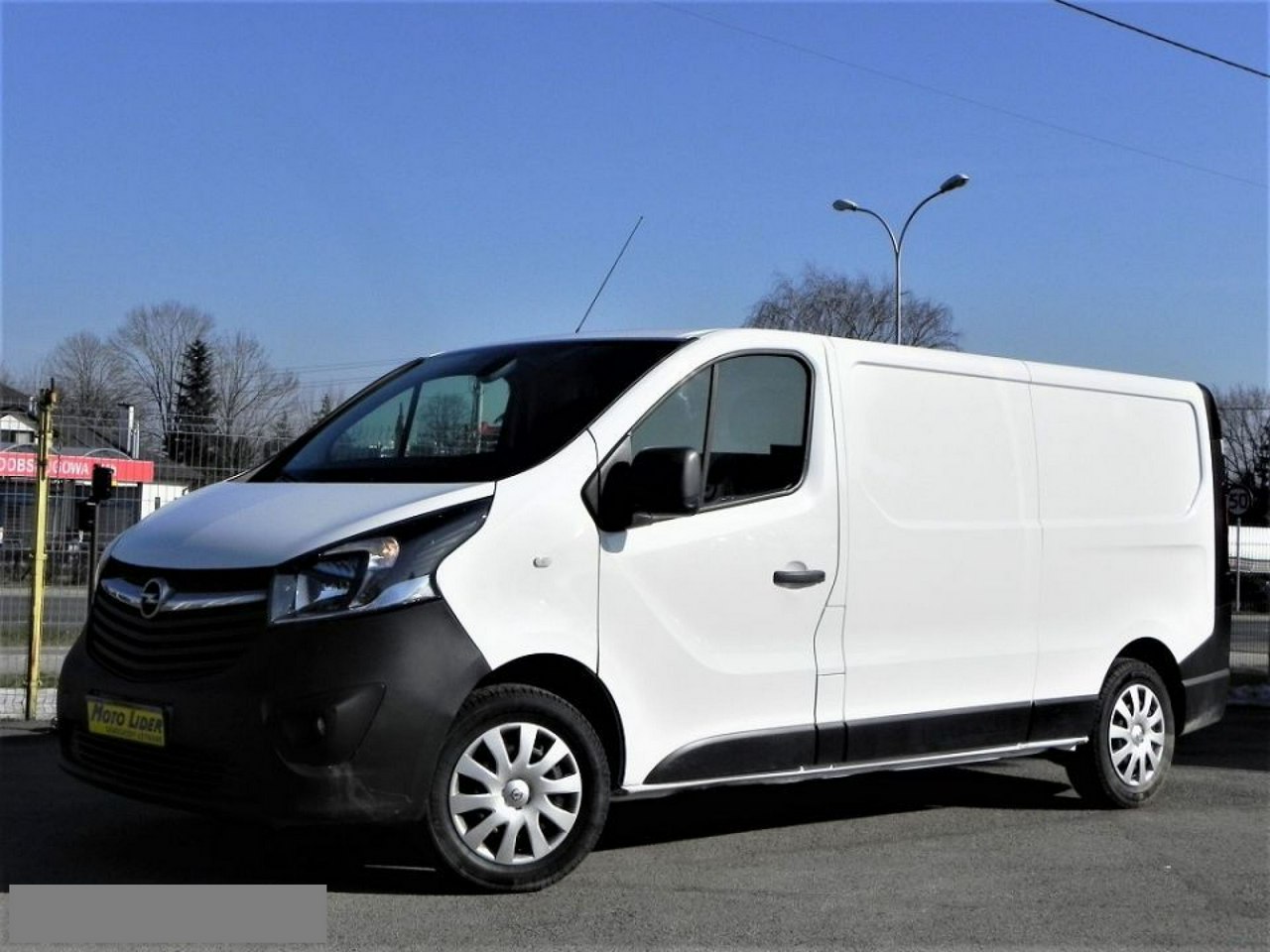 Opel Vivaro L2H1 z klimatyzacją, nawigacją, z VAT 23%