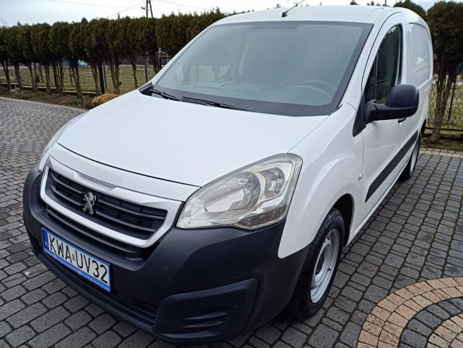 Peugeot Partner 1.6 Faktura VAT-23 %, adnotacja VAT-1 nowy model