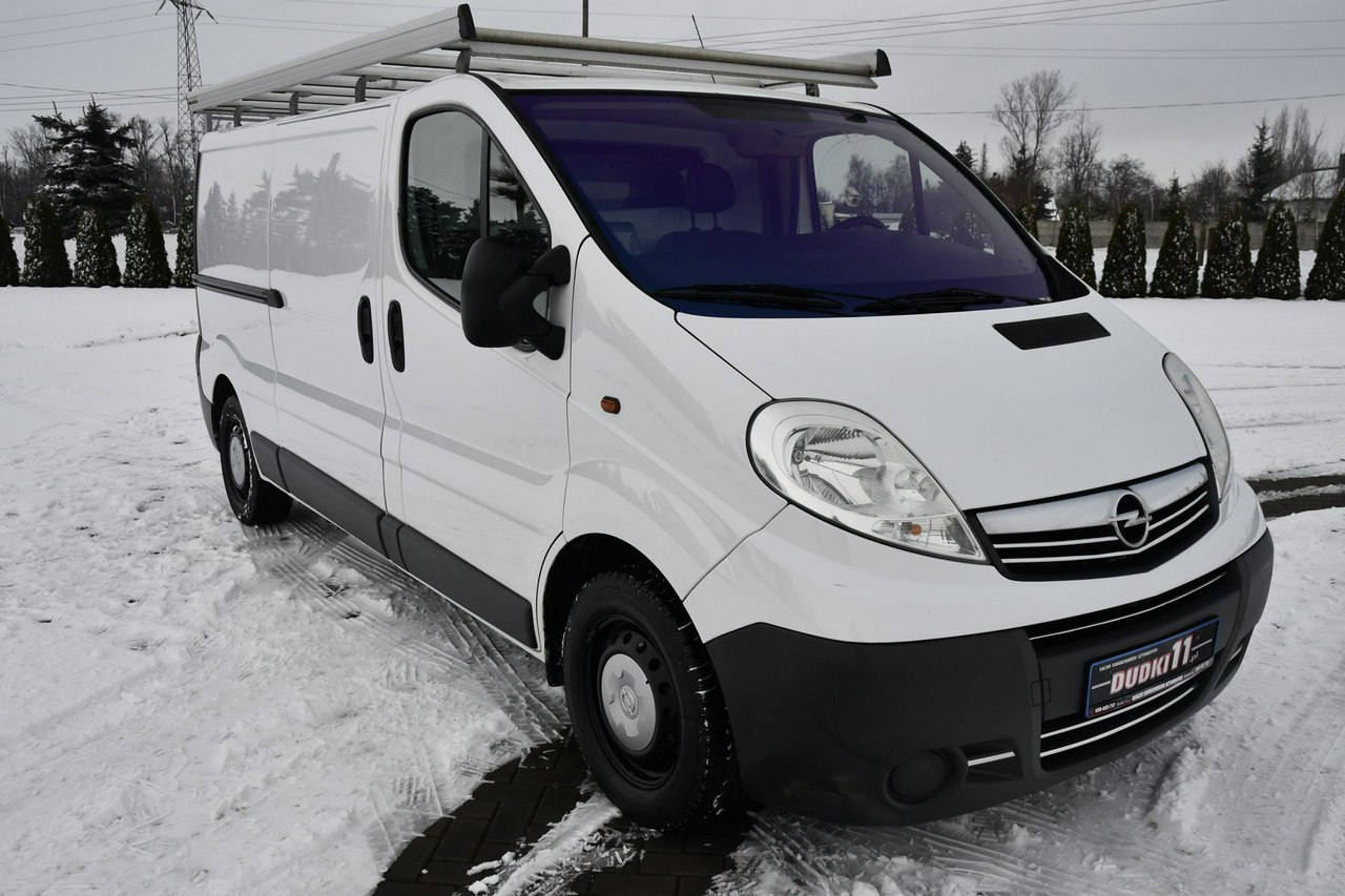 Opel Vivaro 2,0dci LONG,Klimatyzacja,Navi,Serwis,Manual,Okazja.GWARANCJA