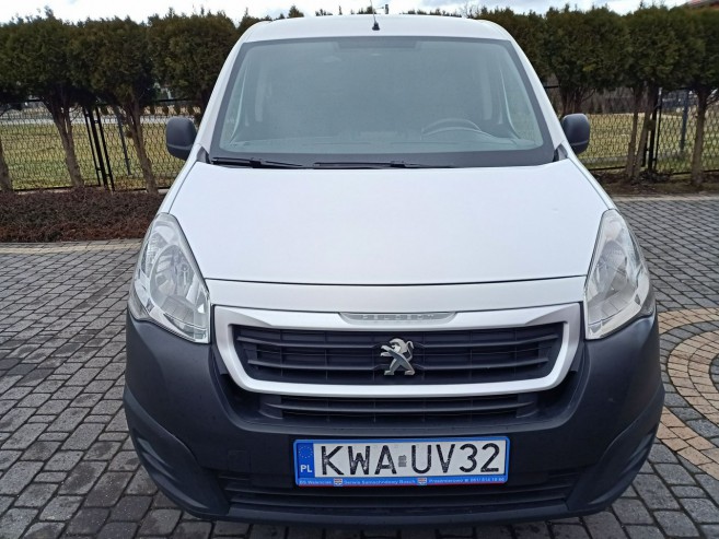 Peugeot Partner 1.6 Faktura VAT-23 %, adnotacja VAT-1 nowy model