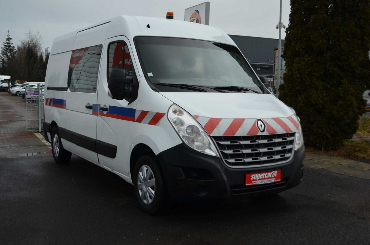Renault Master RENAULT MASTER 2,3 / 125 KM / 7 os. / DOKA / KLIMA / HAK / ASO / FV23%