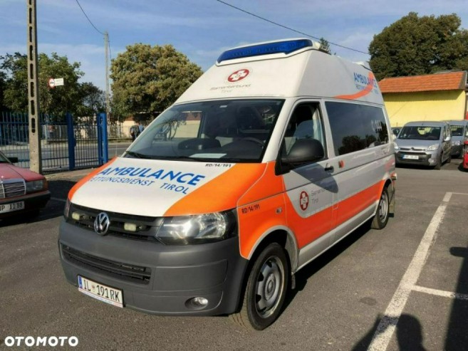 Volkswagen Transporter VW T6 Ambulans Karetka 4X4 180KM DINEN 1789 Model 2013 Klima