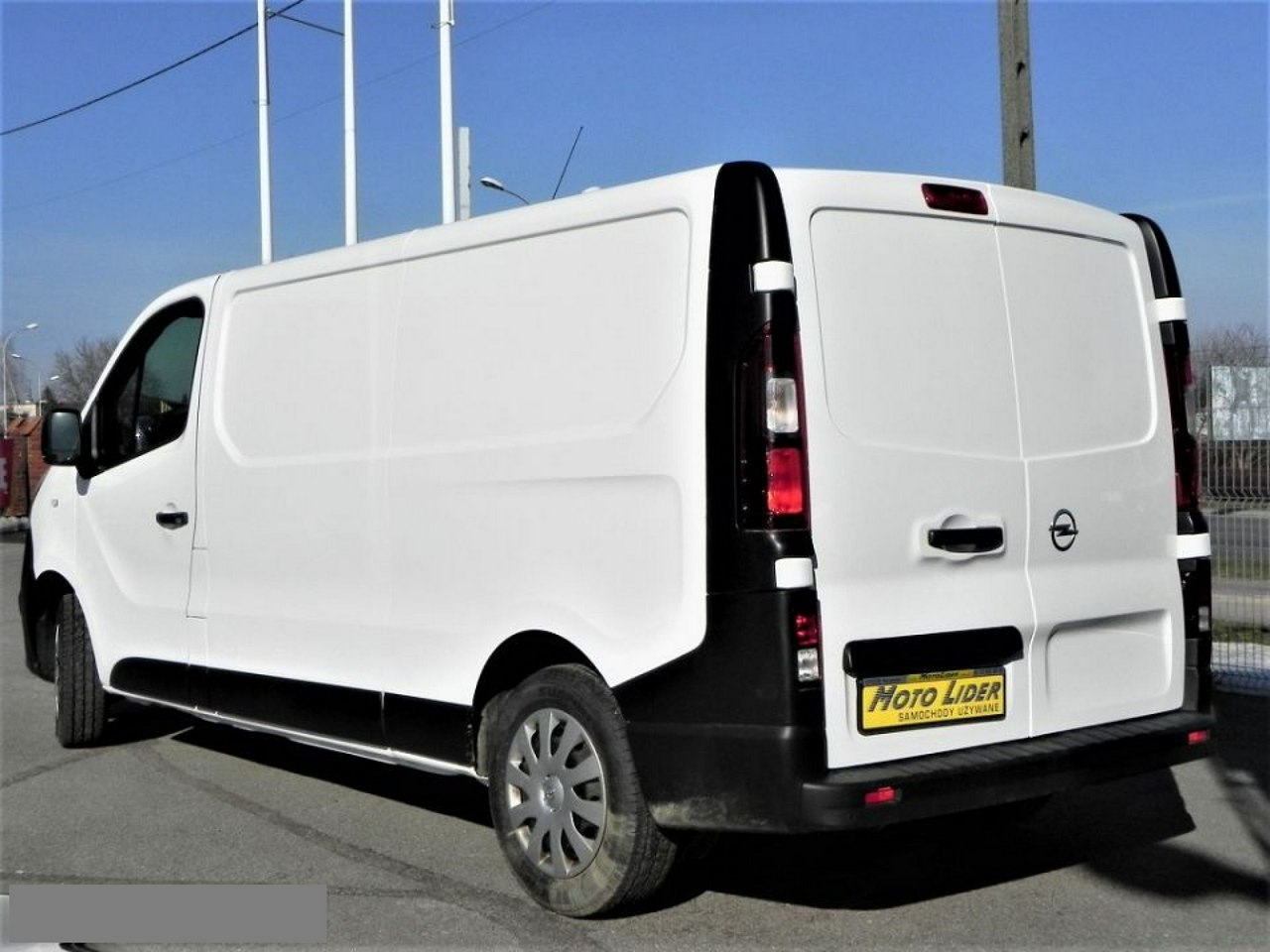 Opel Vivaro L2H1 z klimatyzacją, nawigacją, z VAT 23%