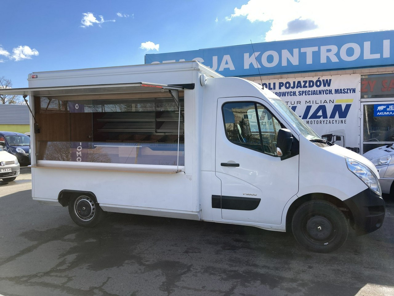 Renault Master Master Autosklep pieczywa Gastronomiczny Food Truck Foodtruck 2012
