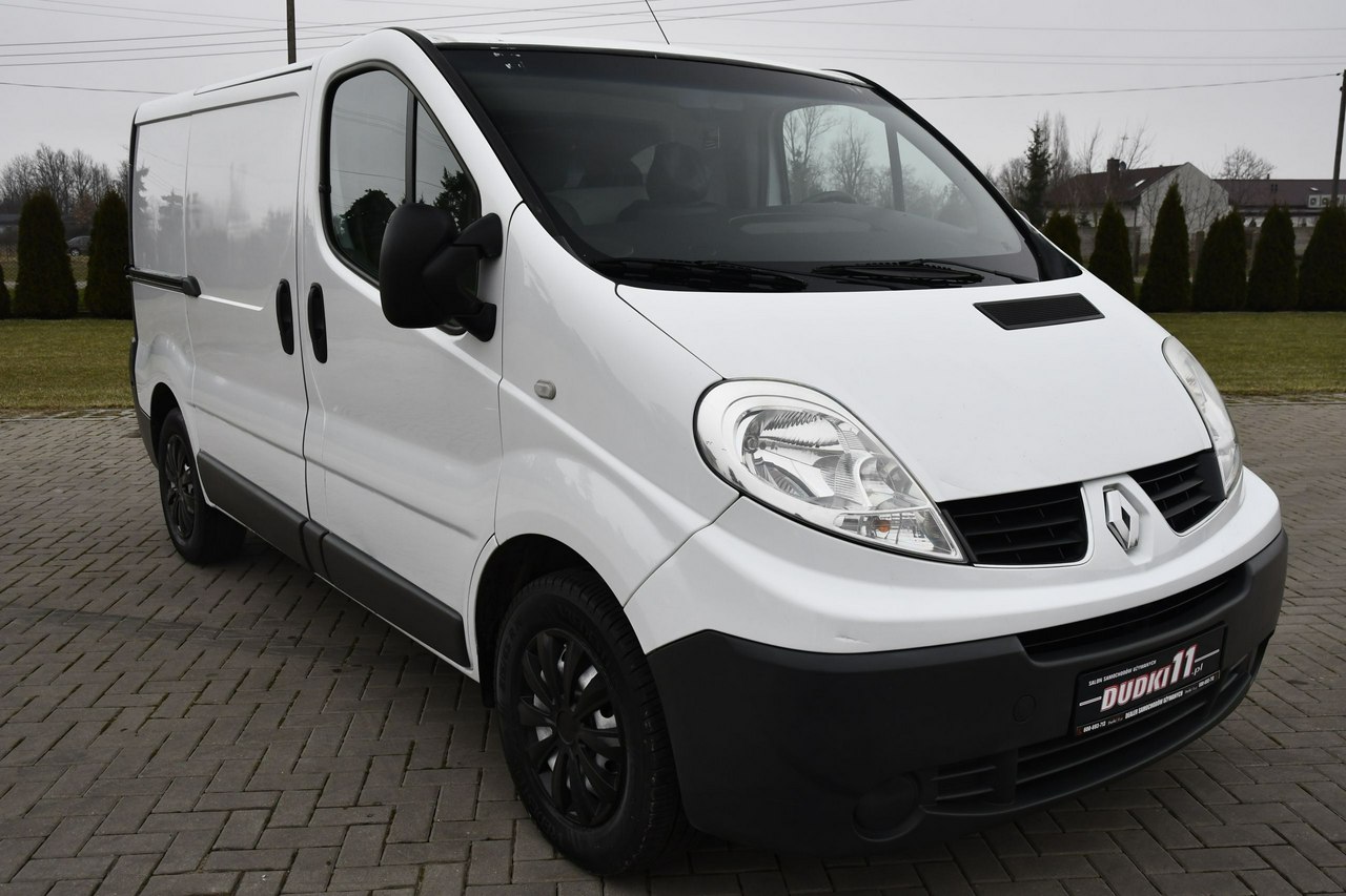 Renault Trafic 2,0dci DUDKI11 Klimatyzacja,Serwis,3 osoby,Hak,6 biegów,BRUTTO
