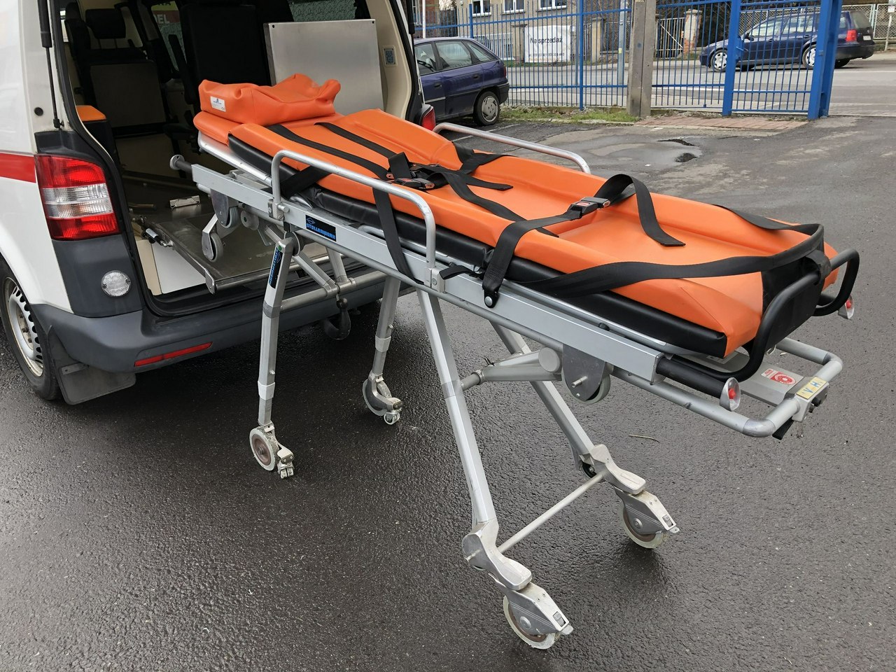 Volkswagen Transporter VW T6 Ambulans Karetka Wyposażona 4X4 DINEN 1789 Model 2014 Klima