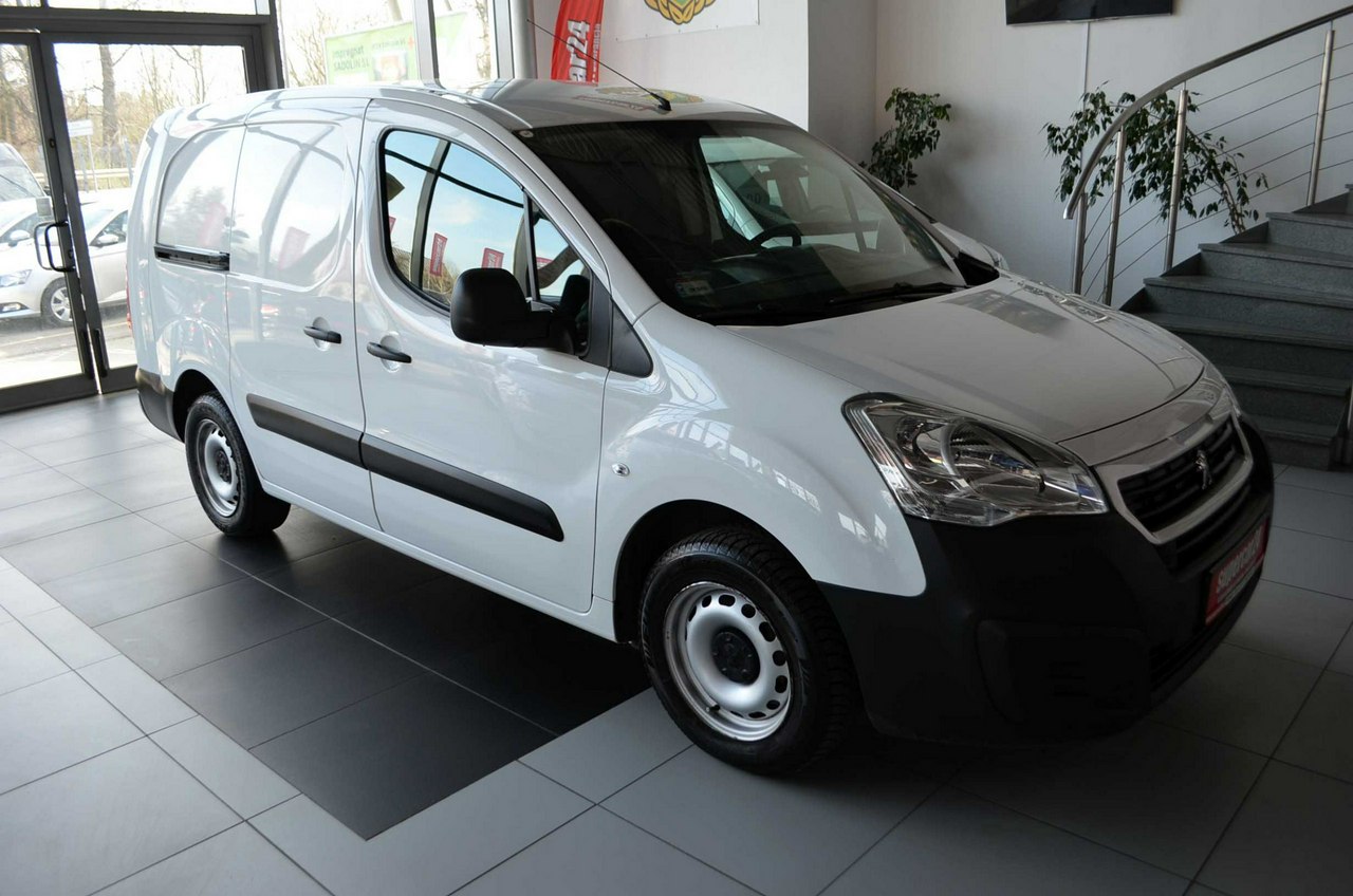 Peugeot Partner Peugeot Partner 1,6 / 3 osobowy / L2 Maxi LONG / Tempomat / Klima / Sa