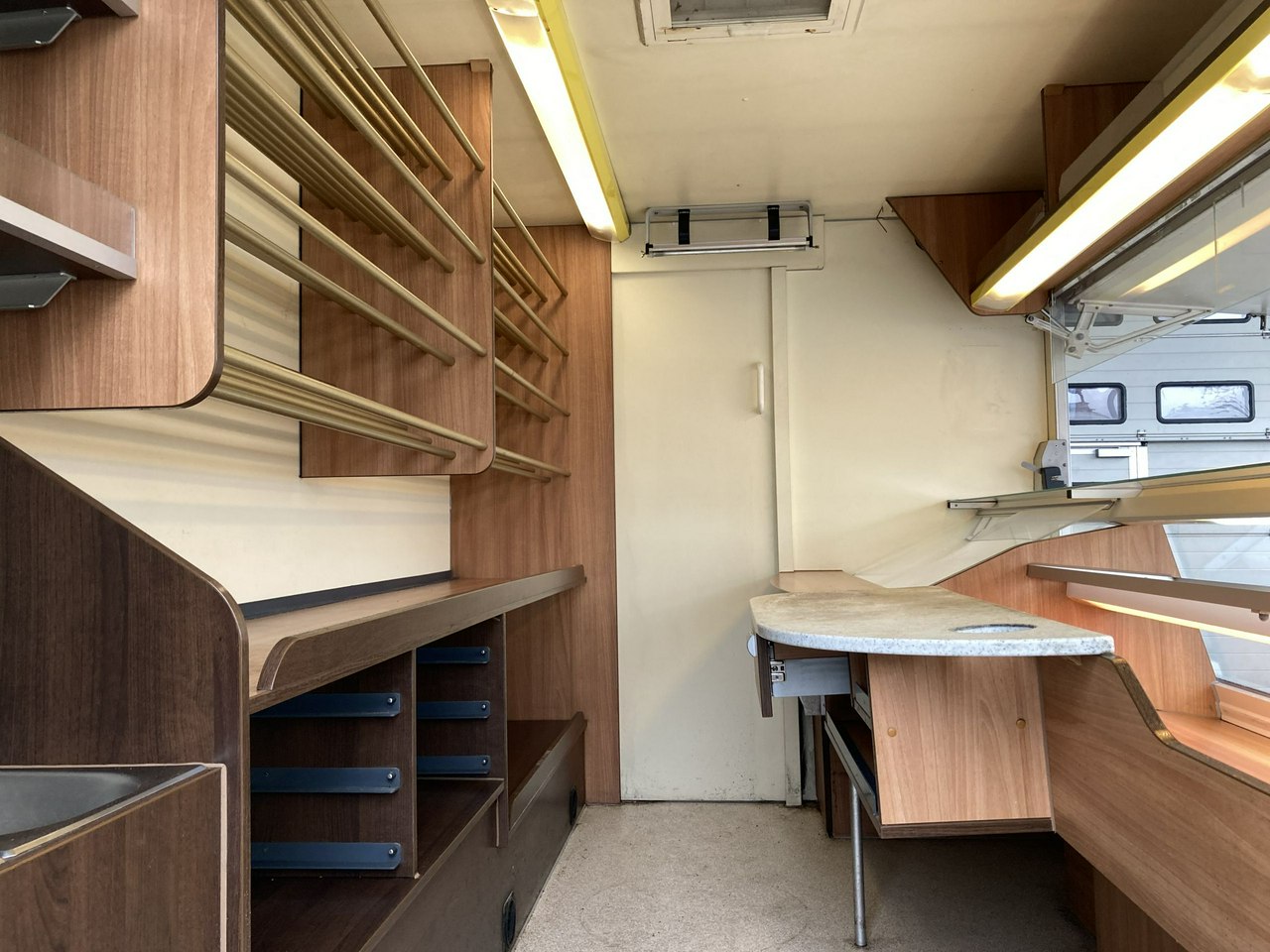 Renault Master Master Autosklep piecz Gastronomiczny Food Truck Foodtruck sklep Borco