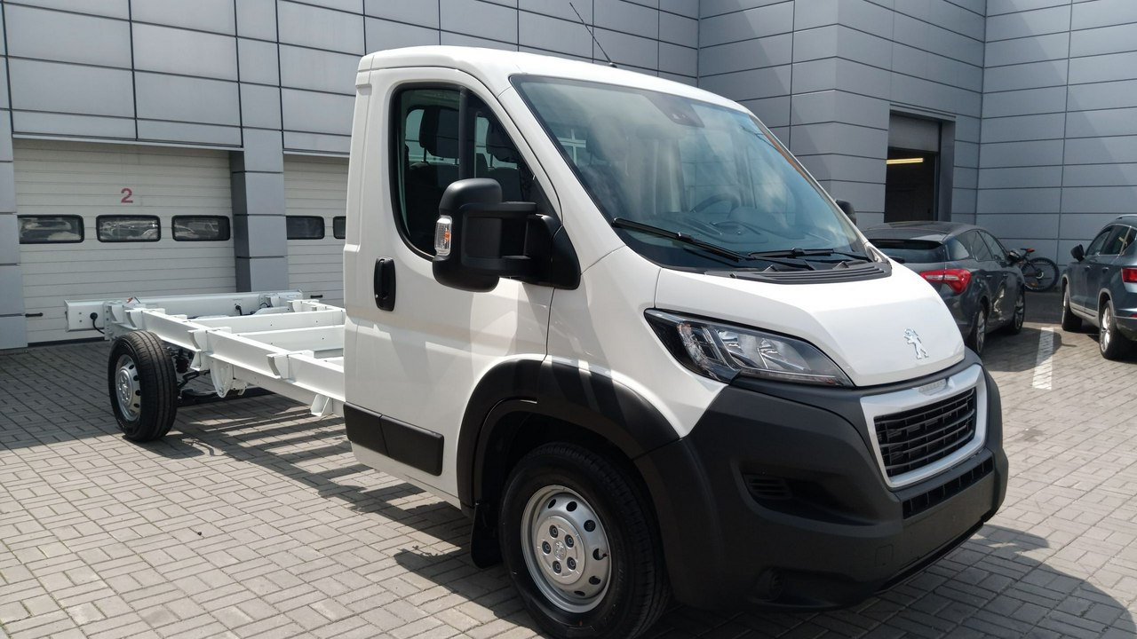 Peugeot Boxer Peugeot Boxer rama do zabudowy L4 2.2 165KM 2020 Kielce