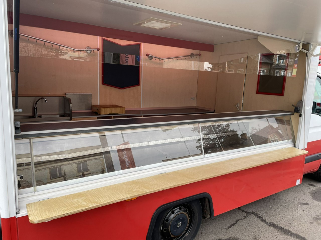 Renault Master Master Autosklep Wędli Gastronomiczny Food Truck Foodtruck sklep Borco