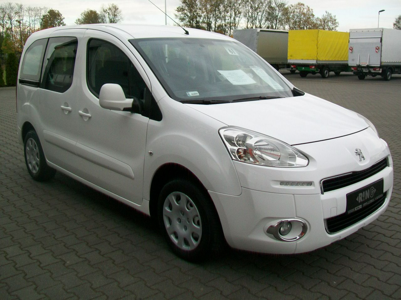 Peugeot Partner 1,6HDI 75KM A/C 5OS MOD 14 LEDY TEPEE SERWIS NR 61