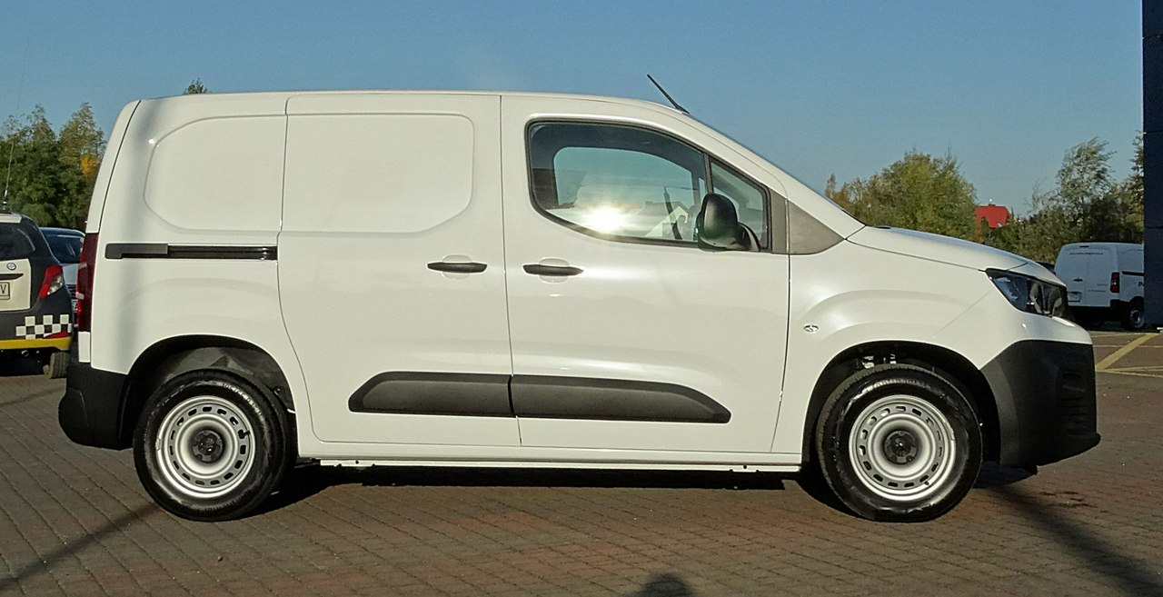 Peugeot Partner Peugeot PARTNER K9 Furgon 1.2 PureTech benzyna
