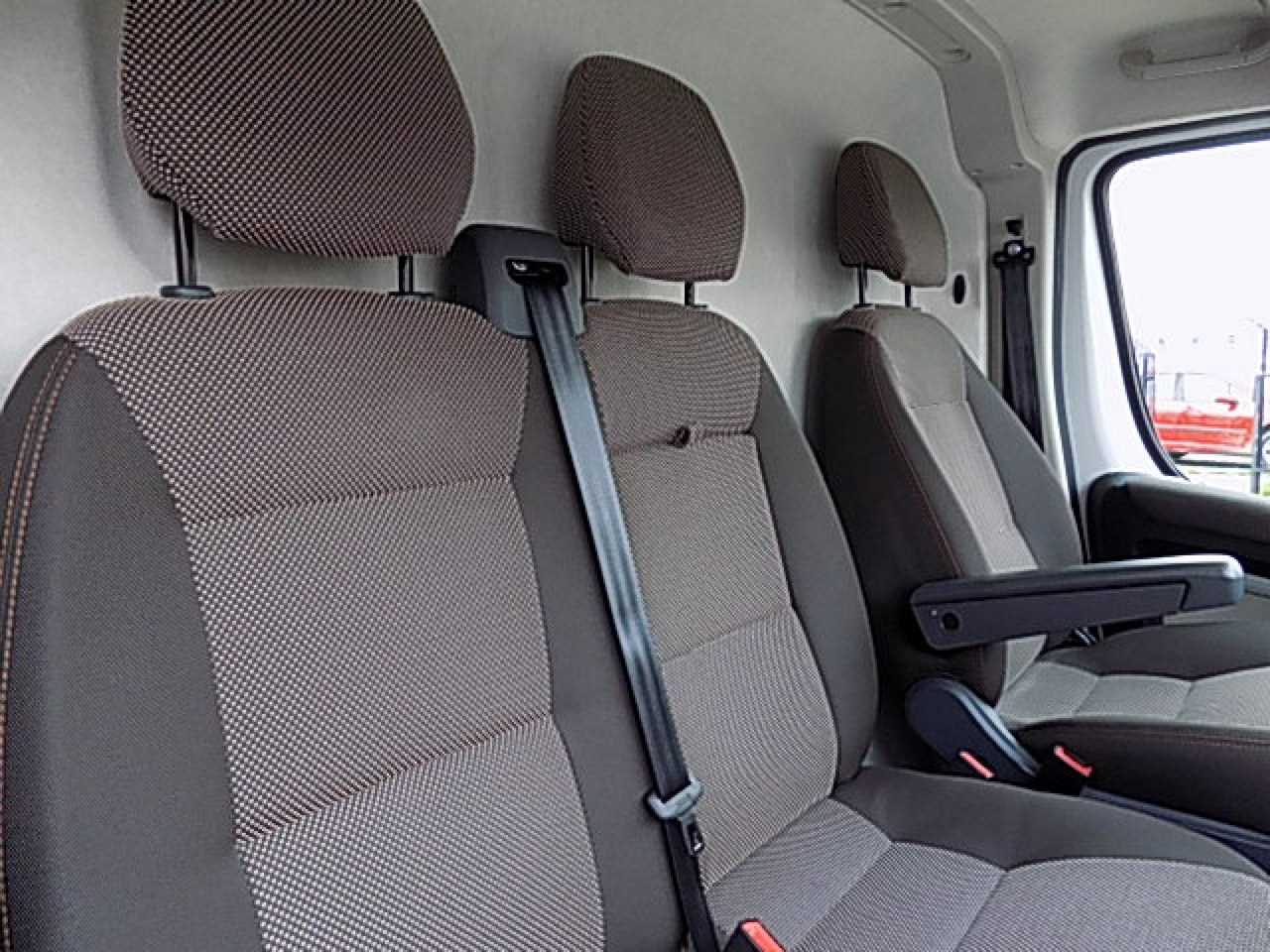 Peugeot Boxer 335 2,0 130KM L3H2/Aktywny fotel/Automatyczna klima/Demo dealera