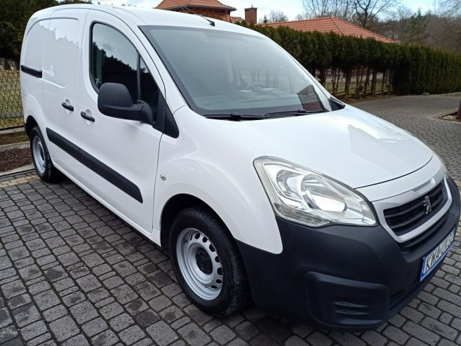Peugeot Partner 1.6 Faktura VAT-23 %, adnotacja VAT-1 nowy model