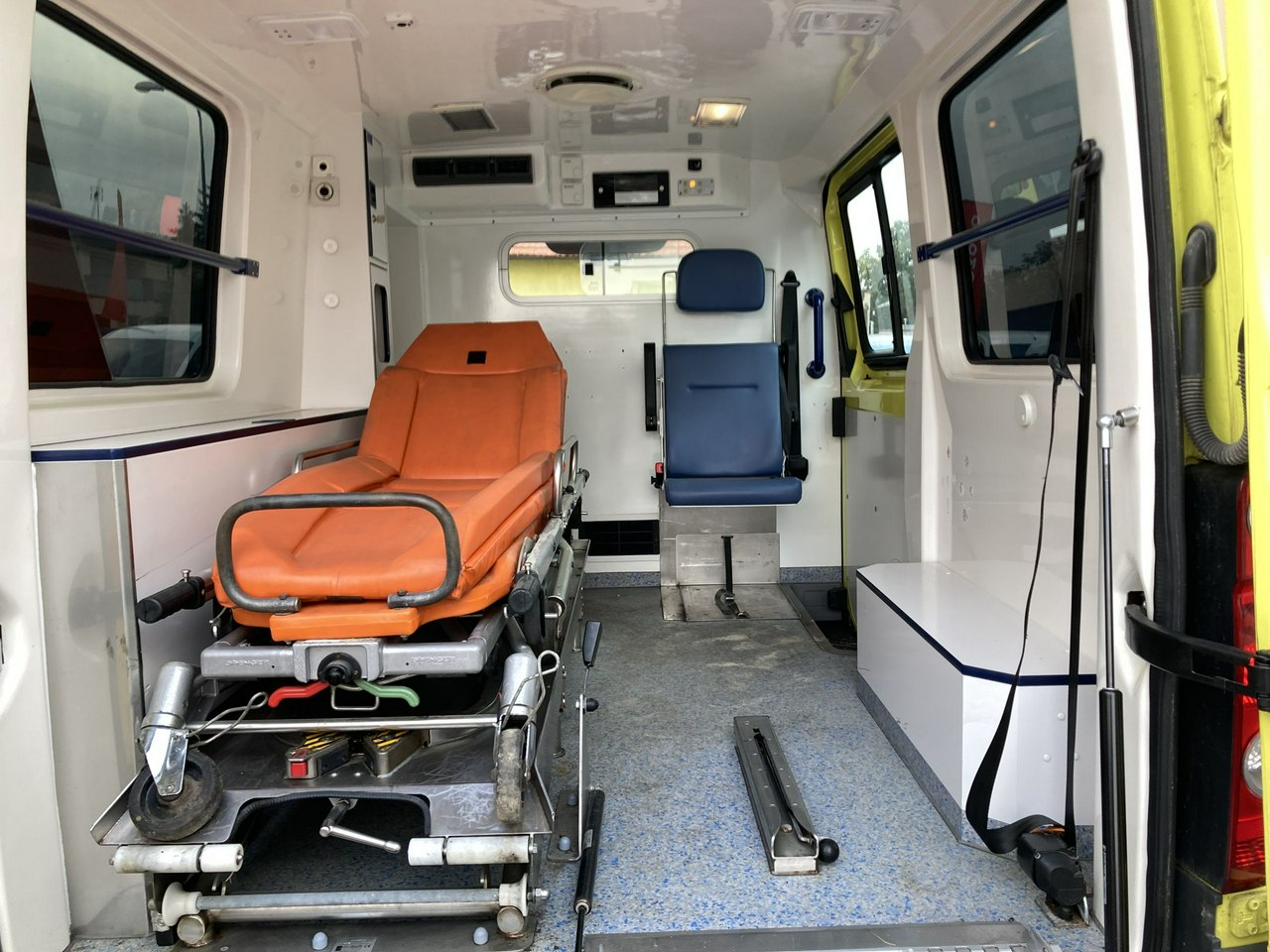 Volkswagen Crafter Crafter 2,5 Ambulans Karetka Wyposażona 2008