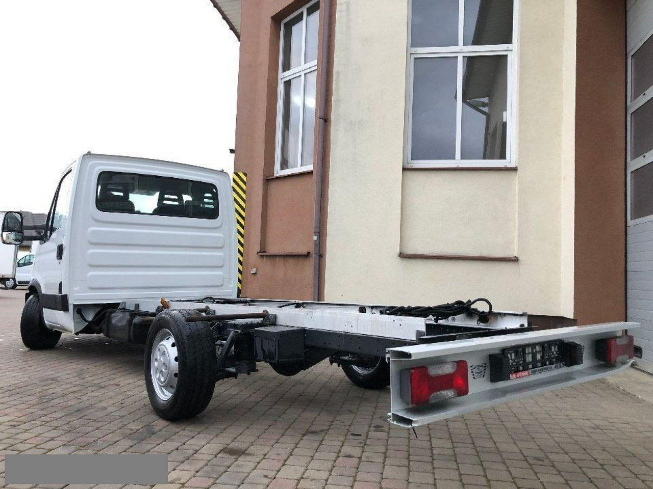 Iveco Daily 35 S17 GWARANCJA / do zadudowy / skrzynia / rama / laweta