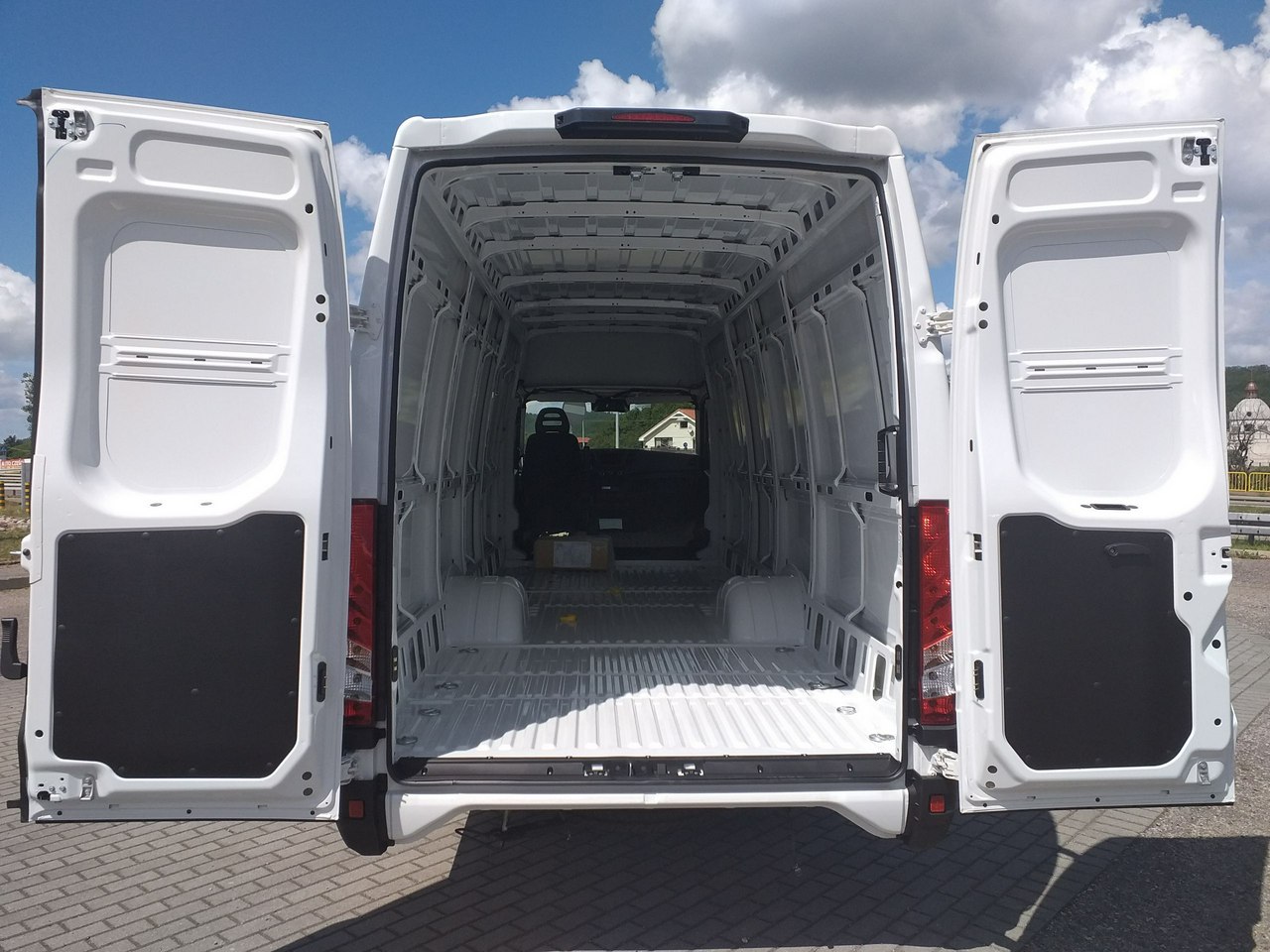 Iveco Daily 50C18 V H OKAZJA 50C18H V Baza pod zabudowę bus kamper