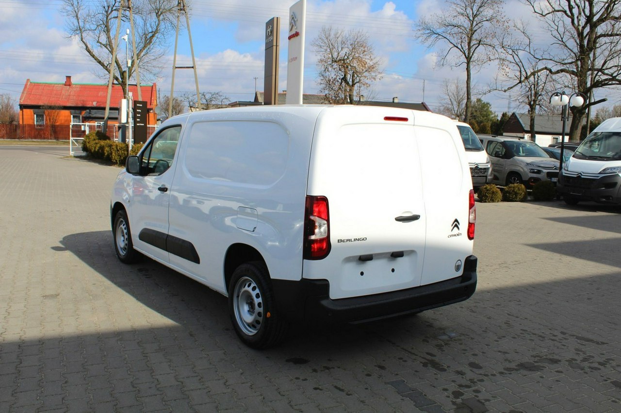 Citroen Berlingo PureTech 110 S&S CLUB 950kg CONNECT RADIO czujniki tył