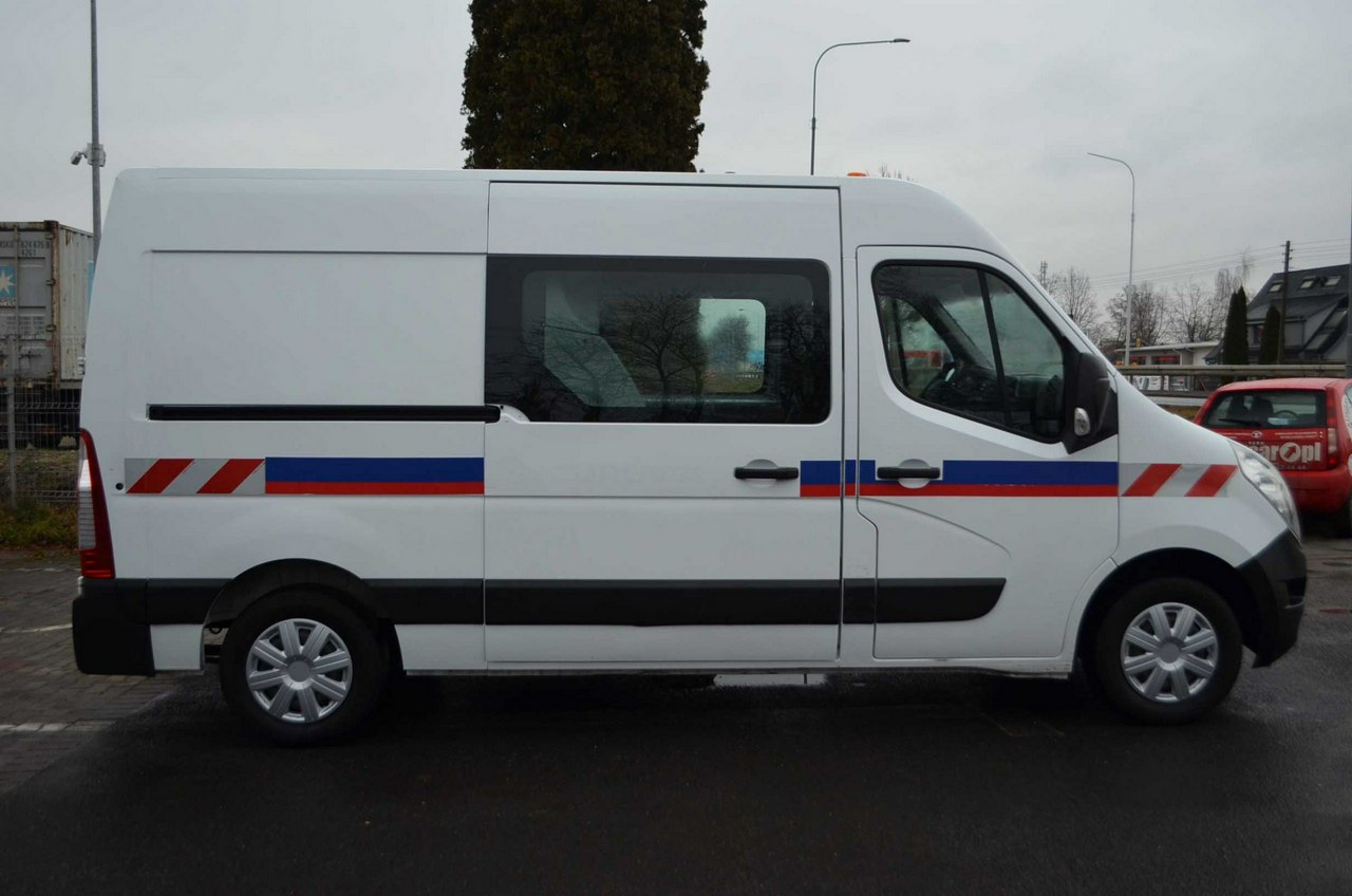Renault Master RENAULT MASTER 2,3 / 125 KM / 7 os. / DOKA / KLIMA / HAK / ASO / FV23%