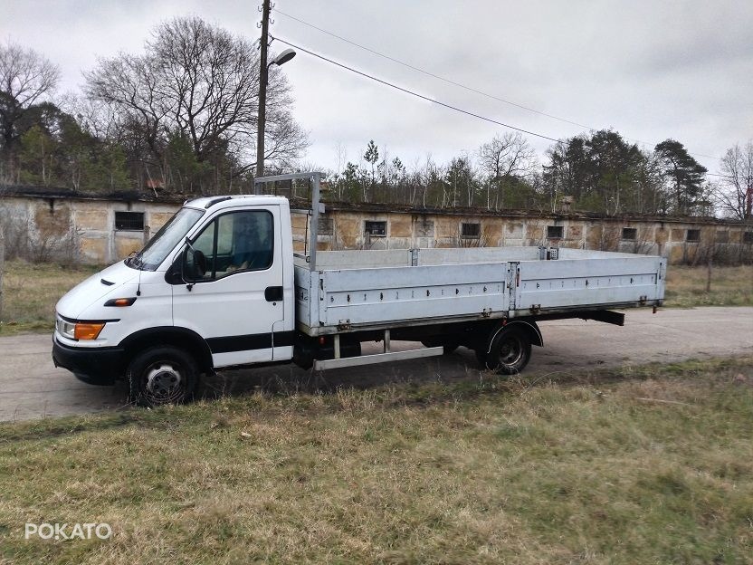 IVECO skrzyniowy 5,30 x2,40