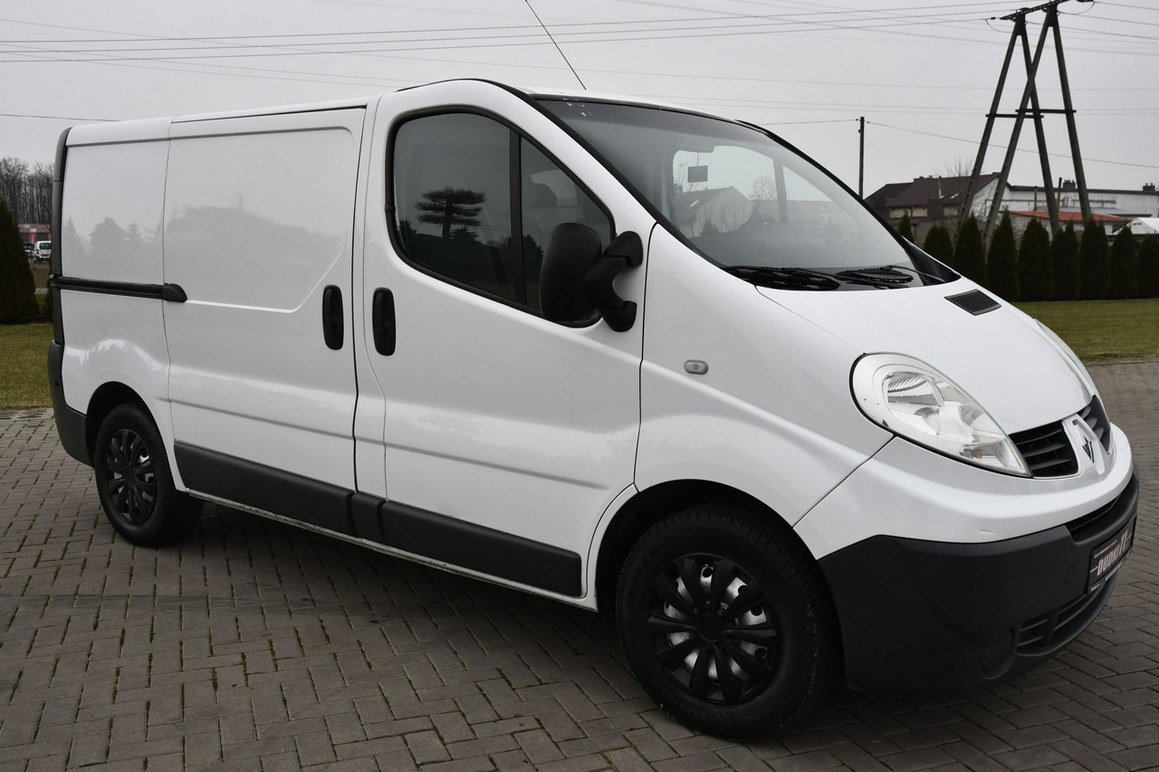 Renault Trafic 2,0dci DUDKI11 Klimatyzacja,Serwis,3 osoby,Hak,6 biegów,BRUTTO