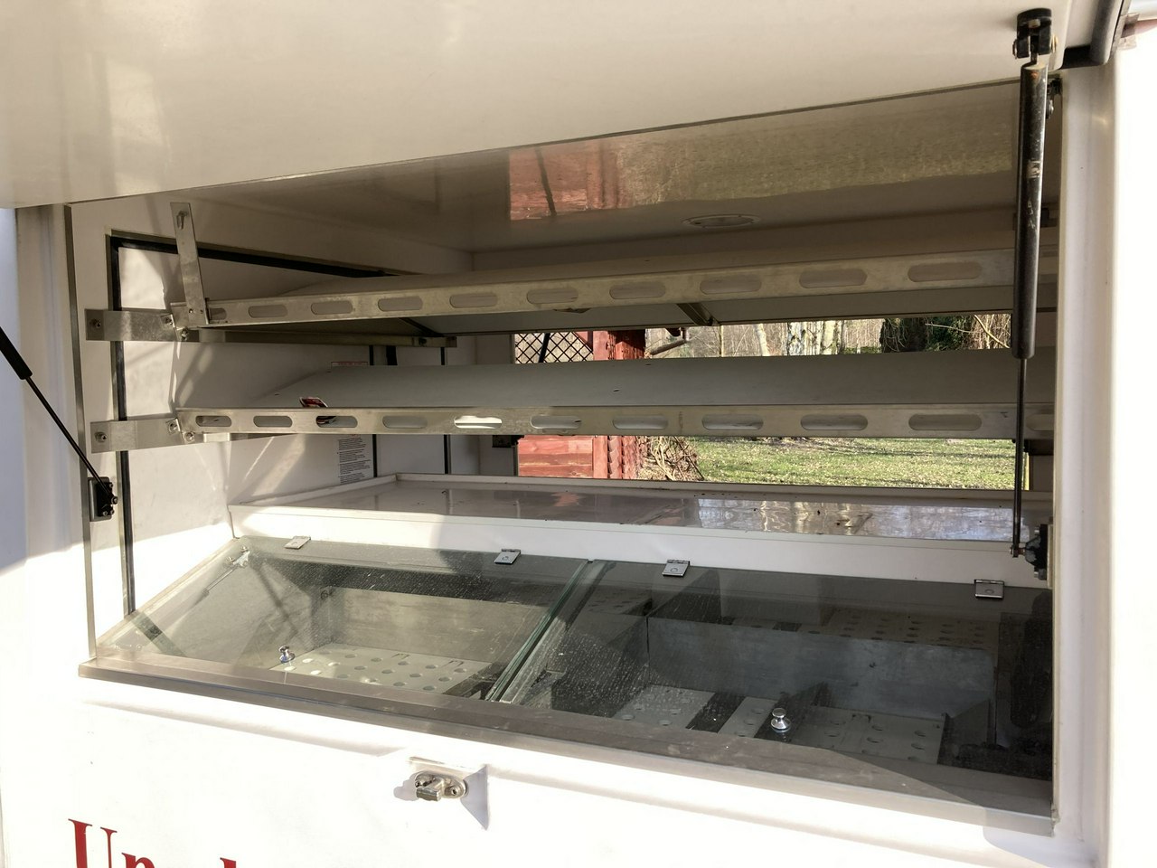 Citroen Berlingo Berlingo Chłodnia pieczy Autosklep Gastronomiczny Food Truck Foodtruck