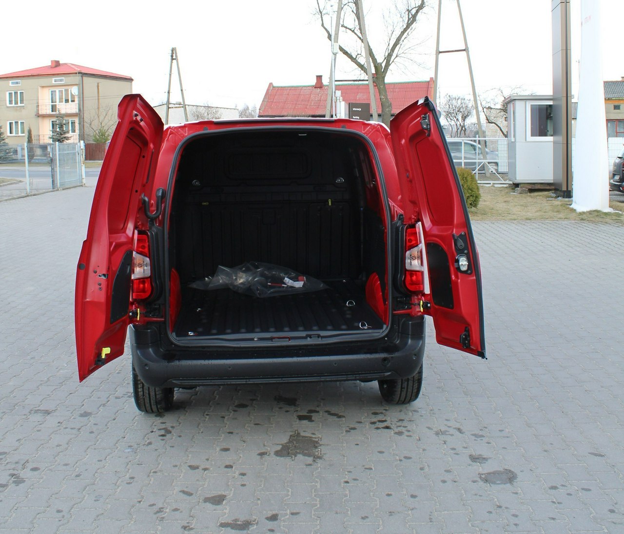 Citroen Berlingo 1,5 BHDI 100 KM M 1000kg Czujnki Tył