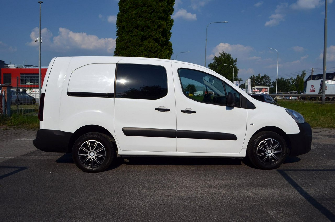 Peugeot Partner Peugeot Partner 1.6 / L2H1 / Długi / 5 os. / Klima / FV23% / Salon PL