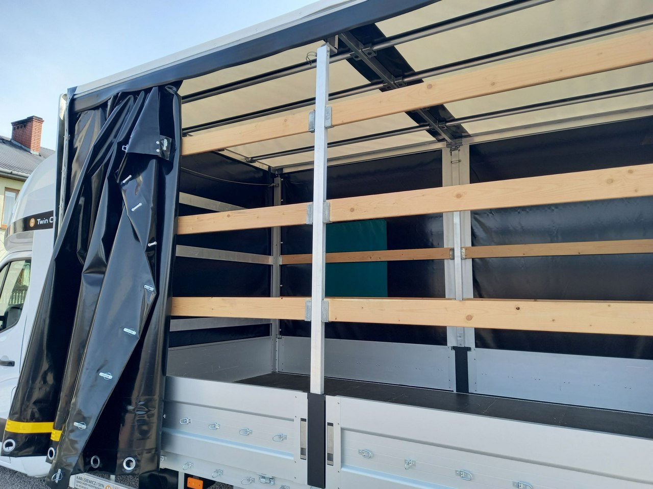 Renault Master TwinCab 10-Palet_Firana + Regulacja wysokości +Pneumatyka *EURO6*