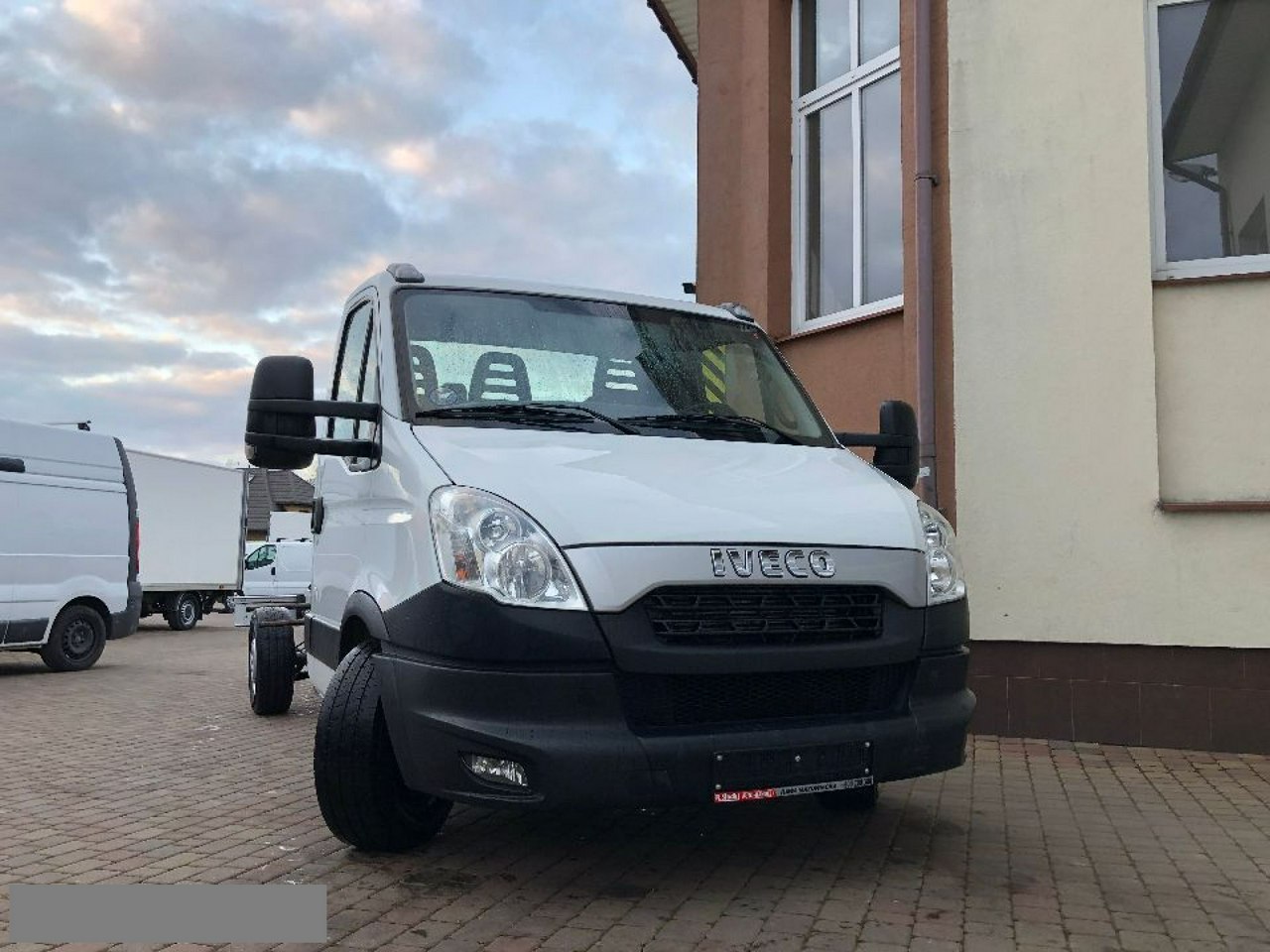 Iveco Daily 35 S17 GWARANCJA / do zadudowy / skrzynia / rama / laweta