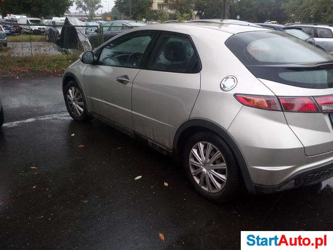HONDA CIVIC VIII (UFO)