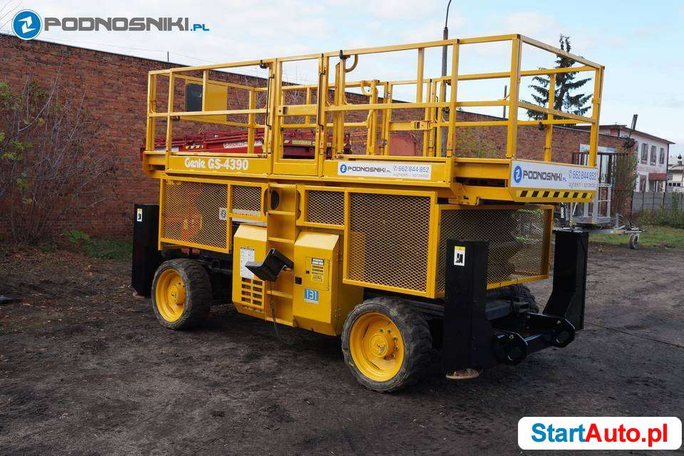 2004 Zwyżka Podnośnik nożycowy Genie 4390 LB131