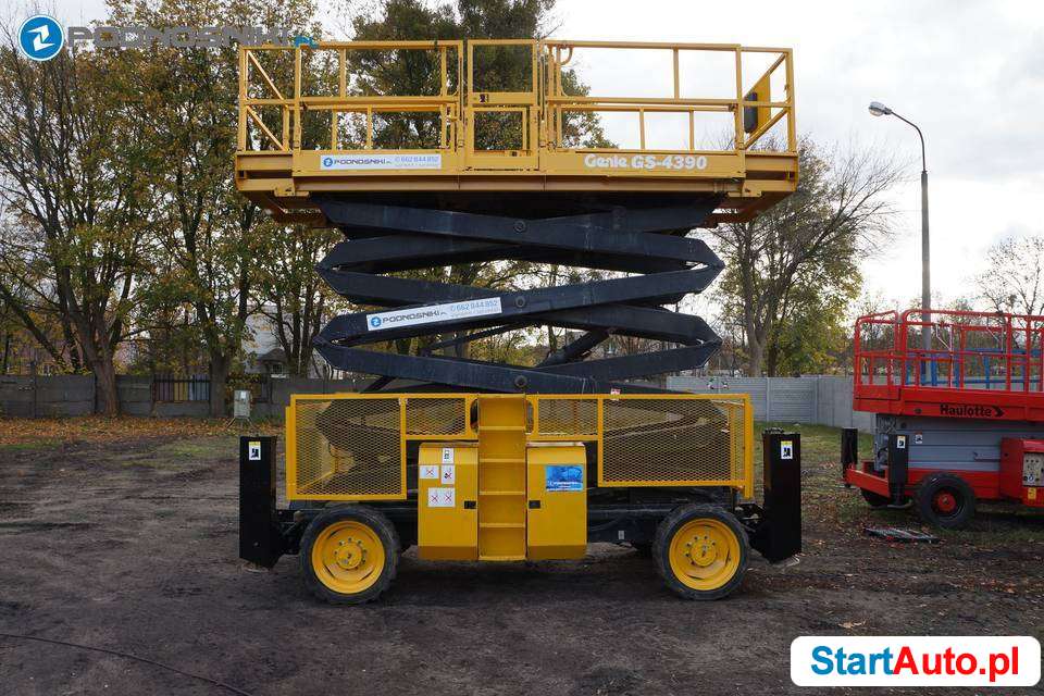 2004 Zwyżka Podnośnik nożycowy Genie 4390 LB131