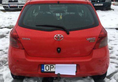 2b5271_sprzedam-yaris-2-zdjecia