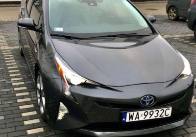 3f4434_toyota-prius-zdjecia