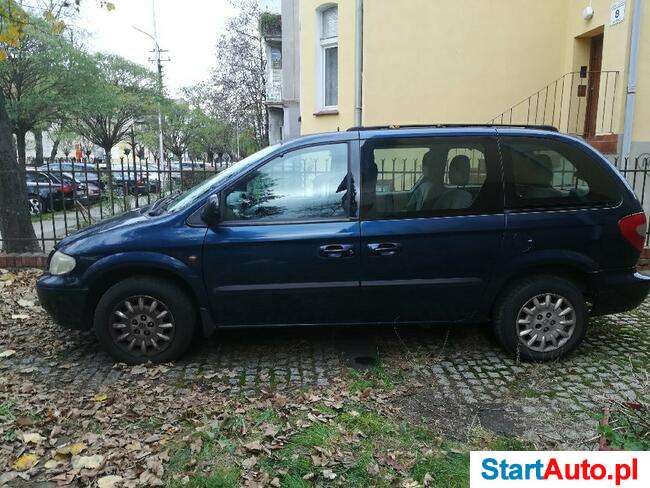 Chrysler Voyager uszkodzony 2002 r.