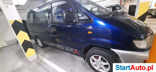 MiniBus MITSUBISHI SPACE GEAR 2.0 I 16V GL rok.1998 w LPG 2