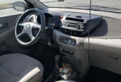Nissan Almera Tino