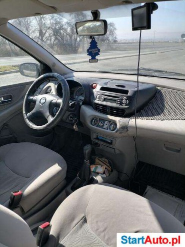 Nissan Almera Tino
