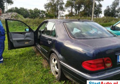 561ebd_mercedes-e210-zdjecia
