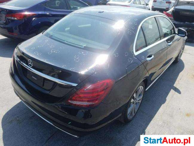 Mercedes-Benz C300 2.0 benz. 241KM autom. 2015 po gradzie