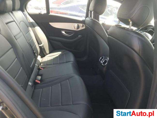 Mercedes-Benz C300 2.0 benz. 241KM autom. 2015 po gradzie
