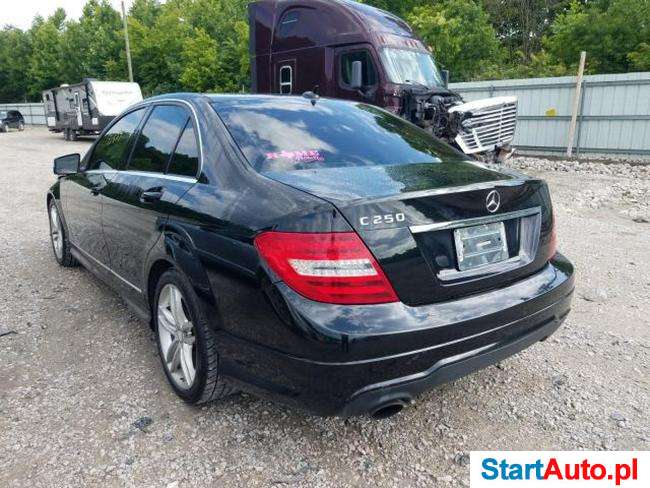 Mercedes-Benz C250 1.8 204 KM 7-bieg. autom. 2012