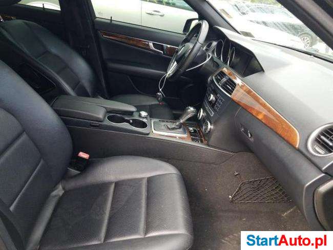 Mercedes-Benz C250 1.8 204 KM 7-bieg. autom. 2012