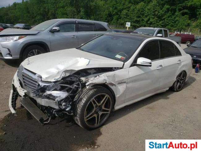 Mercedes-Benz E63 AMG benz. V8 6.2 518KM 2010