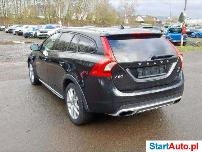VOLVO V60 2.5 250KM 6-bieg. automat 2015